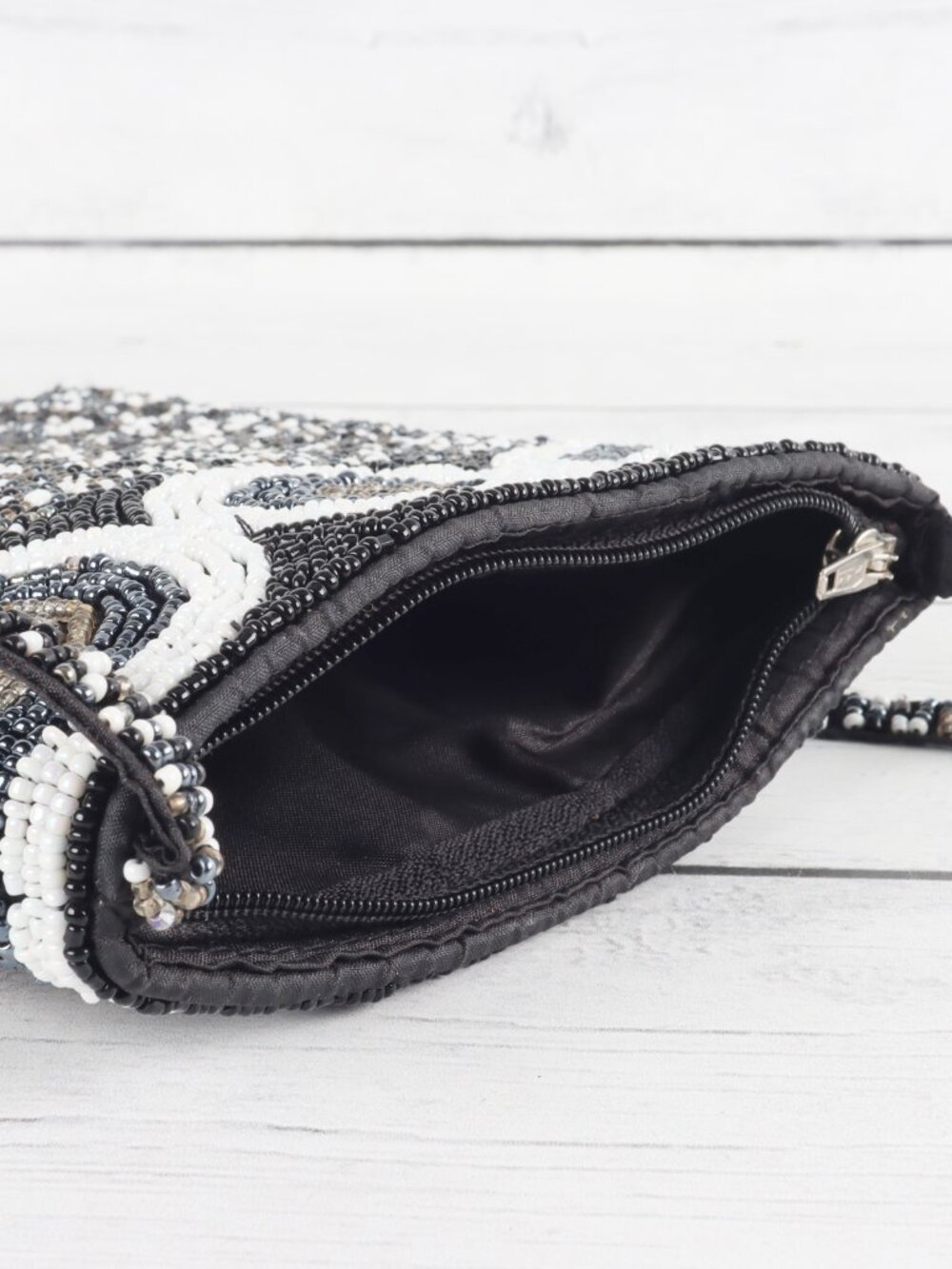 Artisan Hand Beaded Kenyan Crossbody Shoulder Bag Black White Geometric - Picture 3 of 4